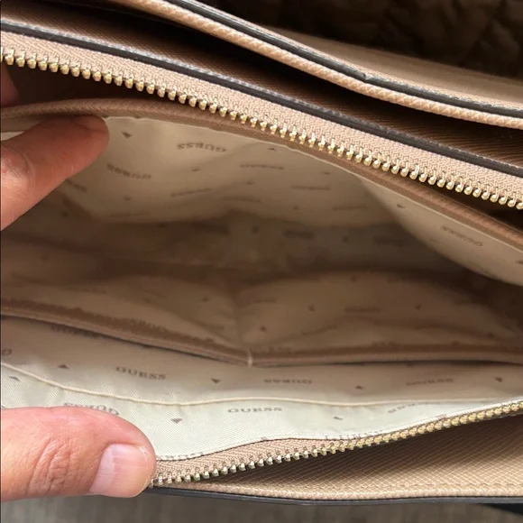 GUESS Beige and Cream Shoulder Bag - Picture 2 of 7